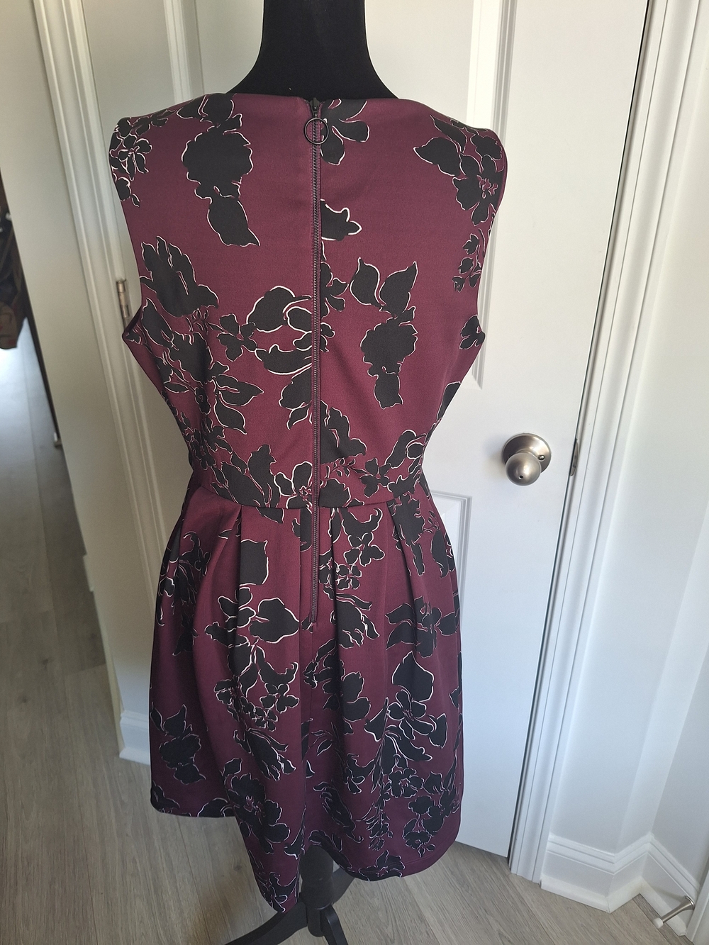 dressbarn Sleeveless Floral Fit-and-Flare Dress in Wine and Black - Picture 2 of 4